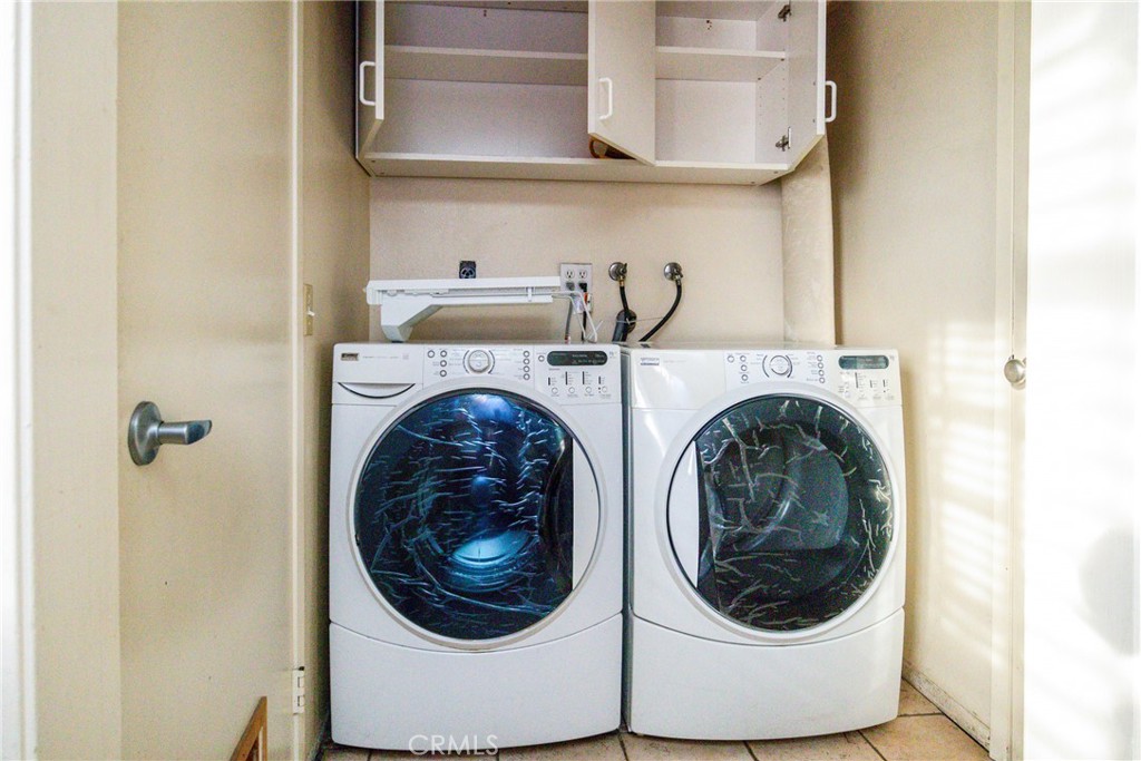 225 S Redwood Avenue 19