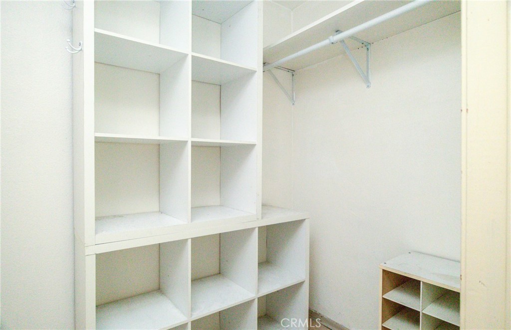 225 S Redwood Avenue 19