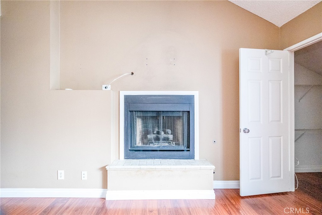 225 S Redwood Avenue 19