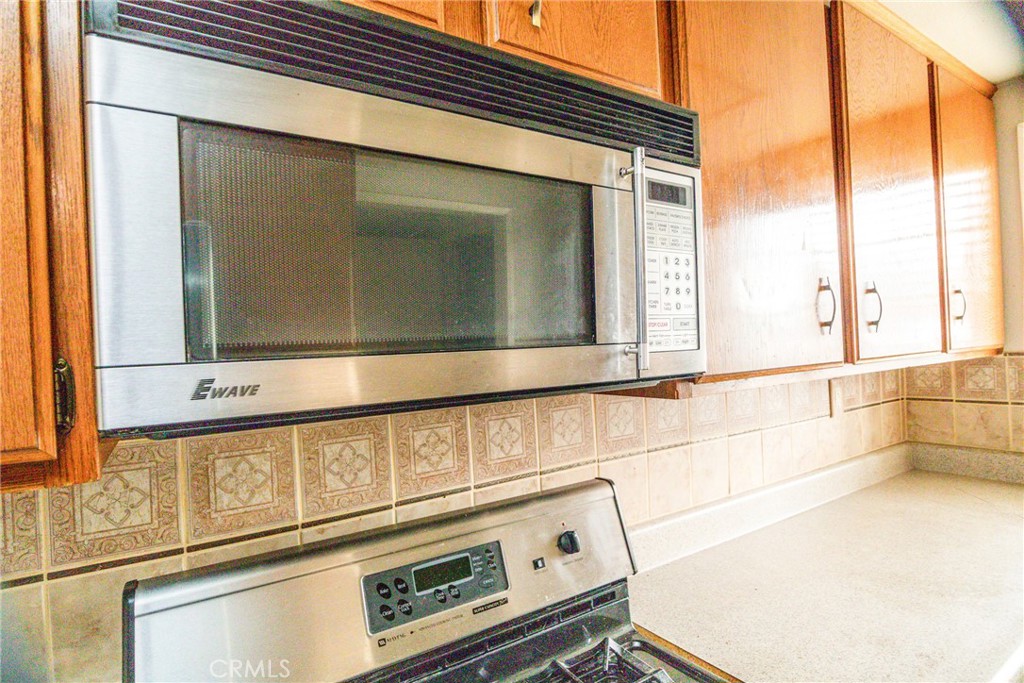 225 S Redwood Avenue 19