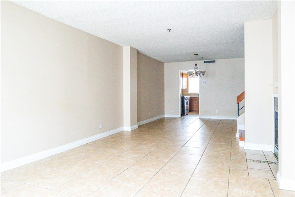 225 S Redwood Avenue 19