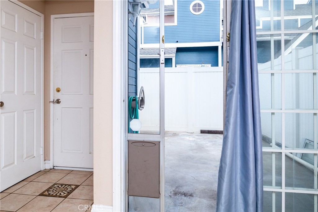 225 S Redwood Avenue 19