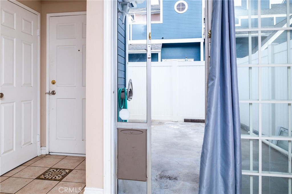 225 S Redwood Avenue 19