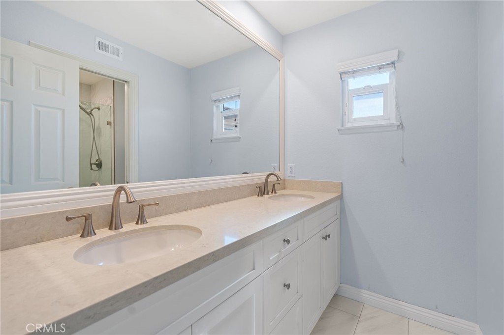 2880 Calle Guadalajara