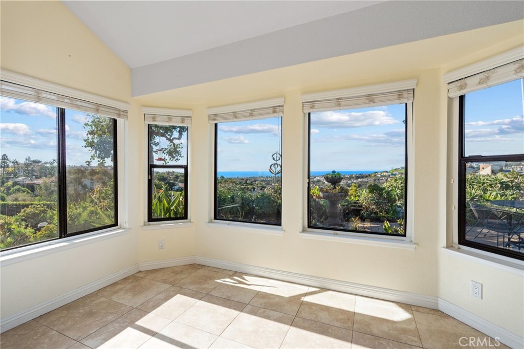 2880 Calle Guadalajara