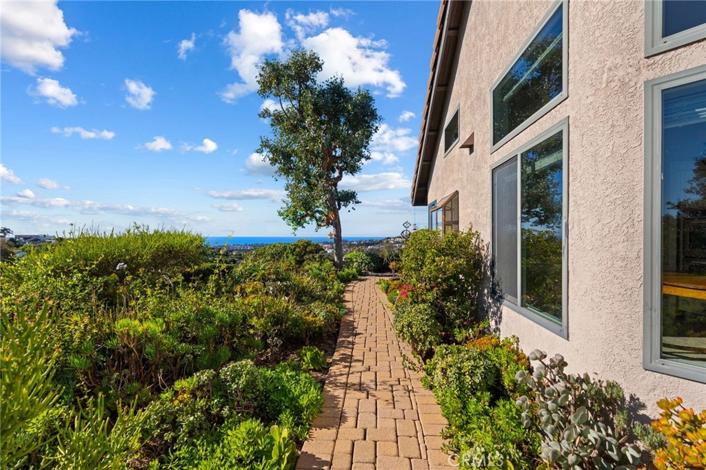 2880 Calle Guadalajara