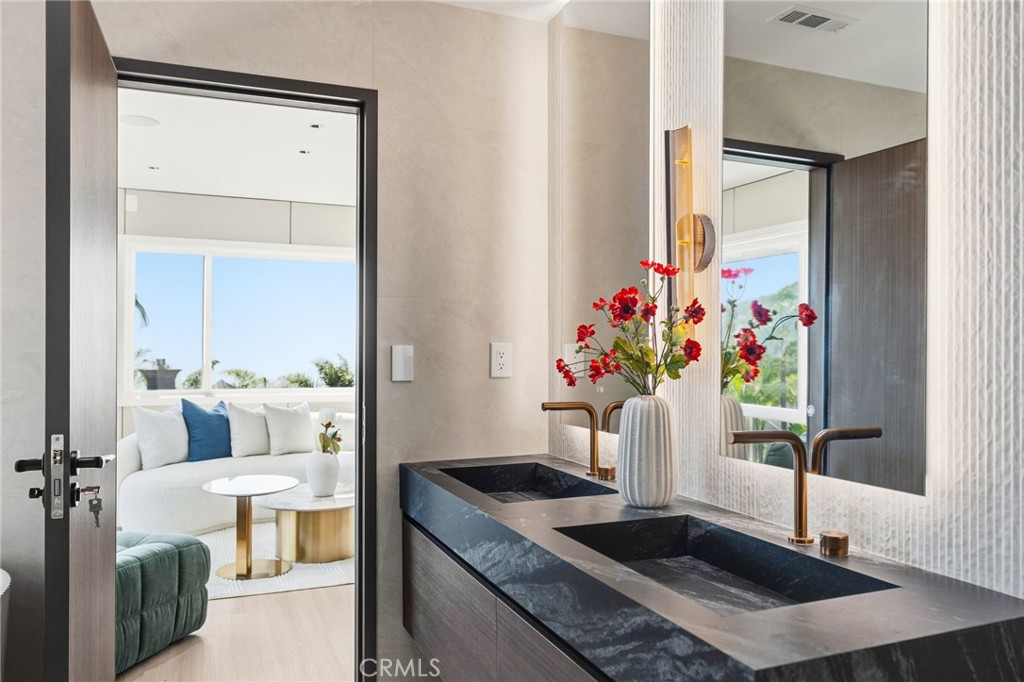 525 E Avenida San Juan