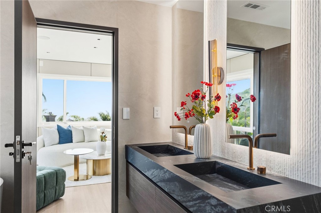 525 E Avenida San Juan