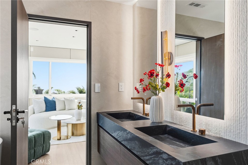 525 E Avenida San Juan