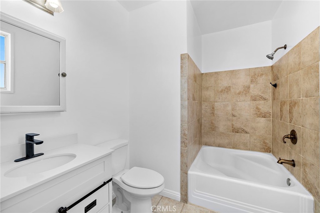 1509 N Avenida De La Estrella