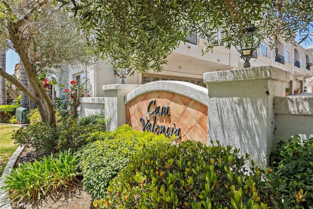 3622 Indiana Street 104