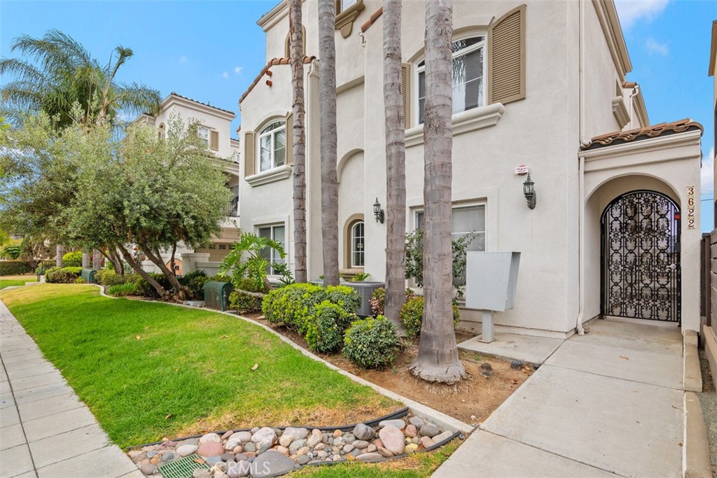 3622 Indiana Street 104