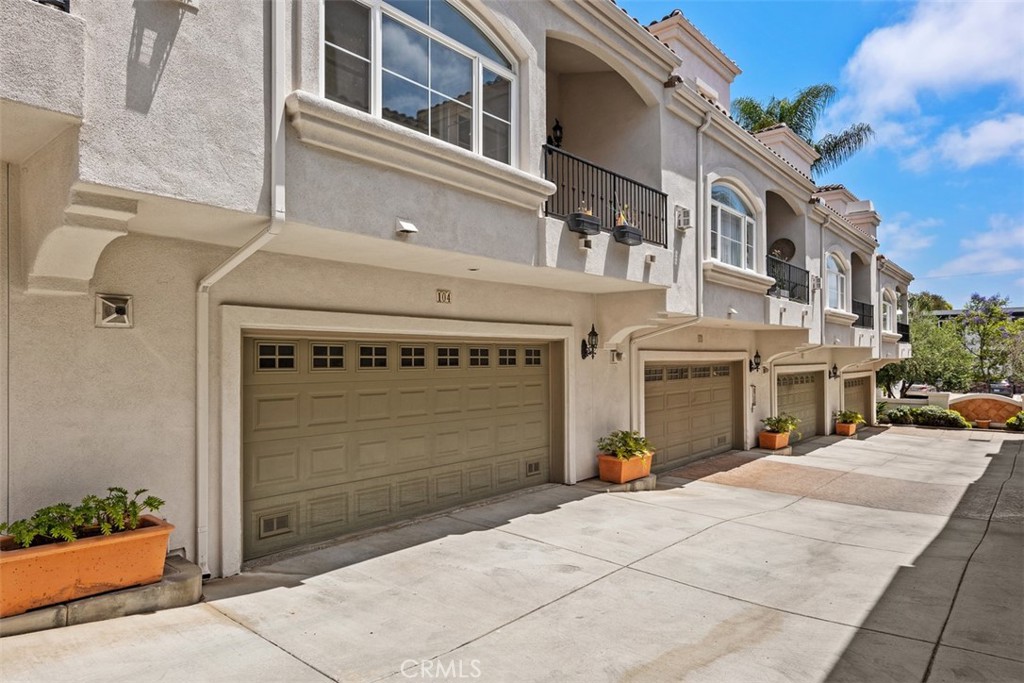 3622 Indiana Street 104