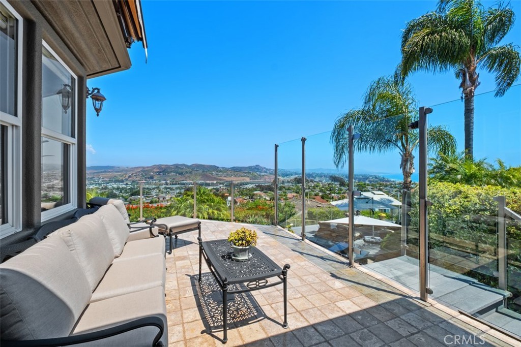 33632 Holtz Hill