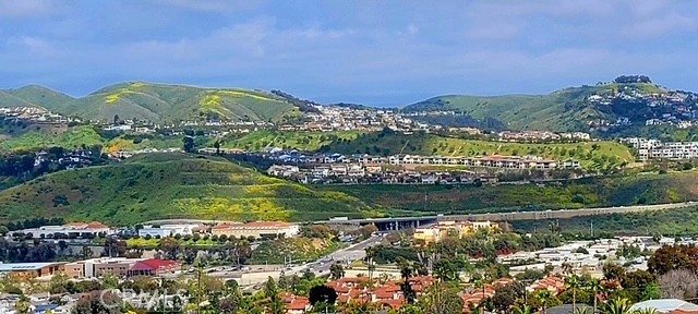 33632 Holtz Hill