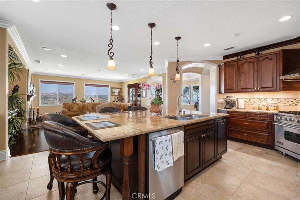33632 Holtz Hill
