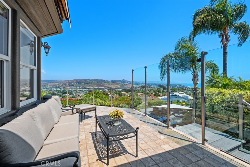 33632 Holtz Hill