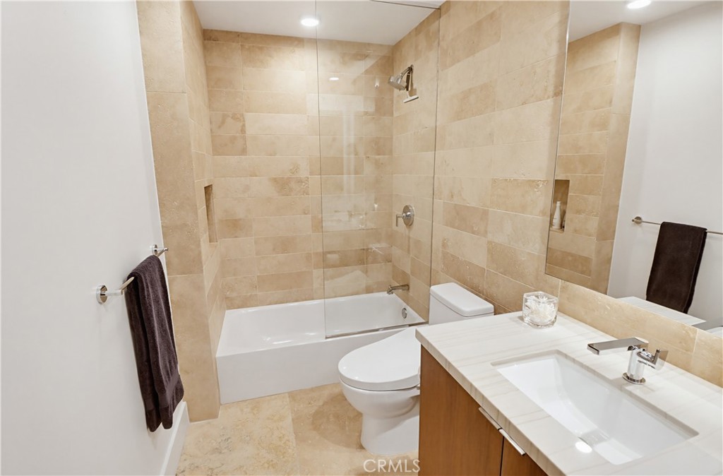 2750 4th Ave 402