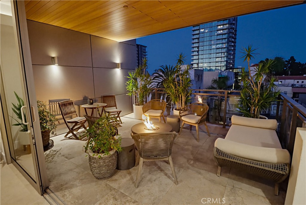 2750 4th Ave 402
