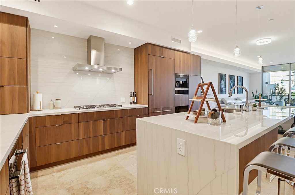 2750 4th Ave 402