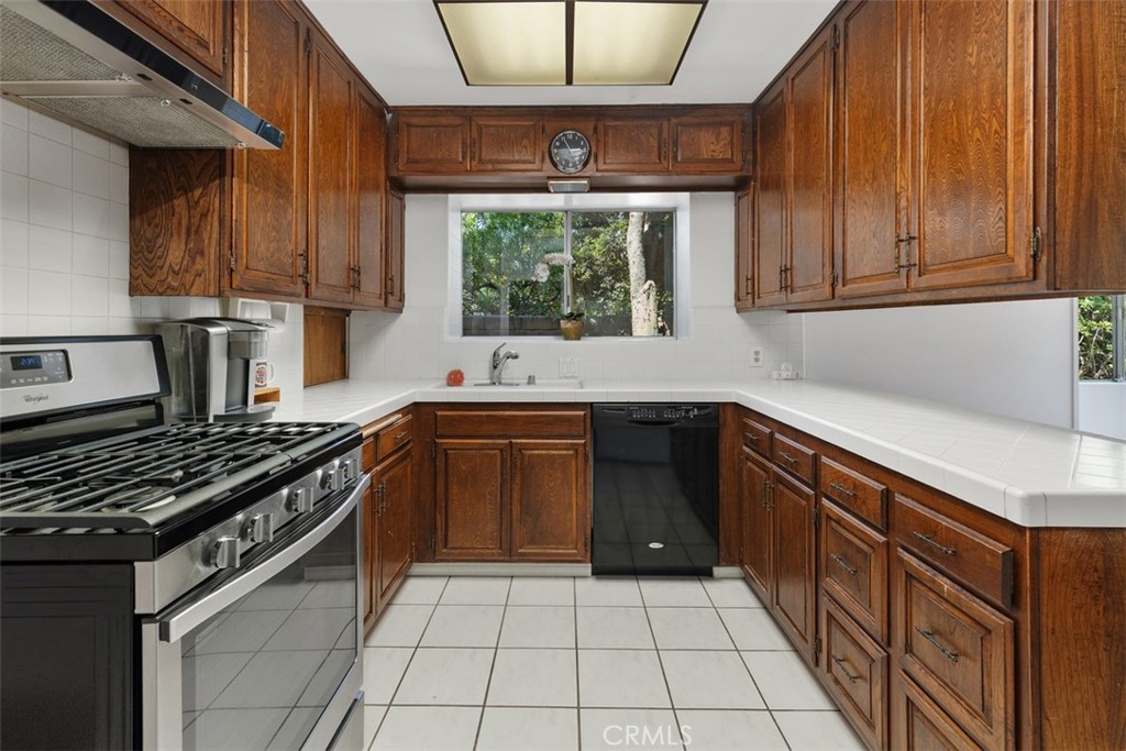 1404 Coble
