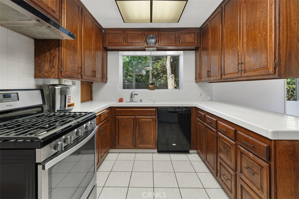 1404 Coble