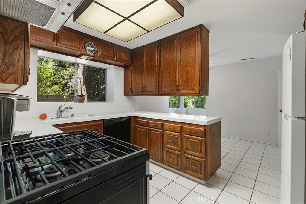 1404 Coble
