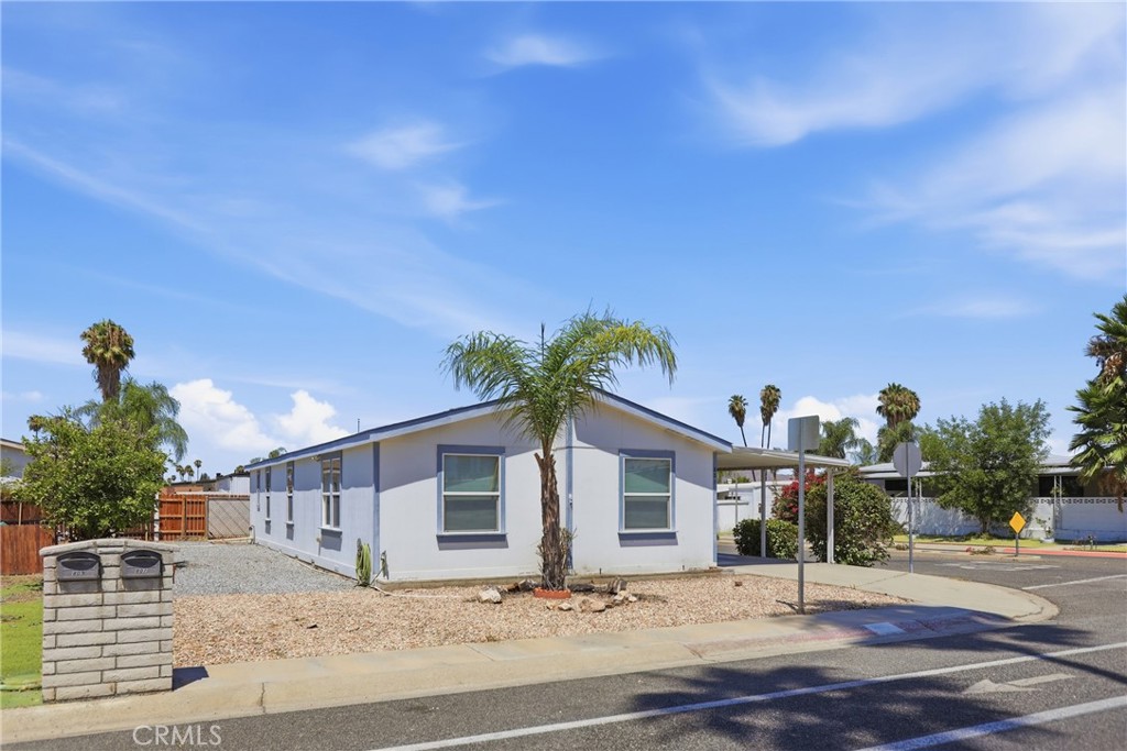 801 S Palm