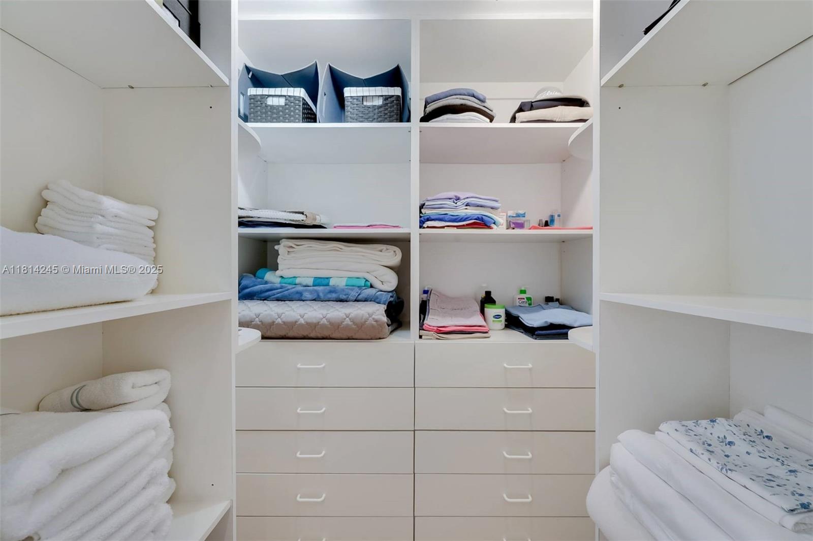 711 Biltmore Way # 402