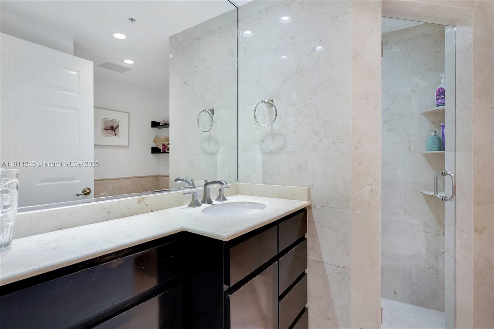 711 Biltmore Way # 402