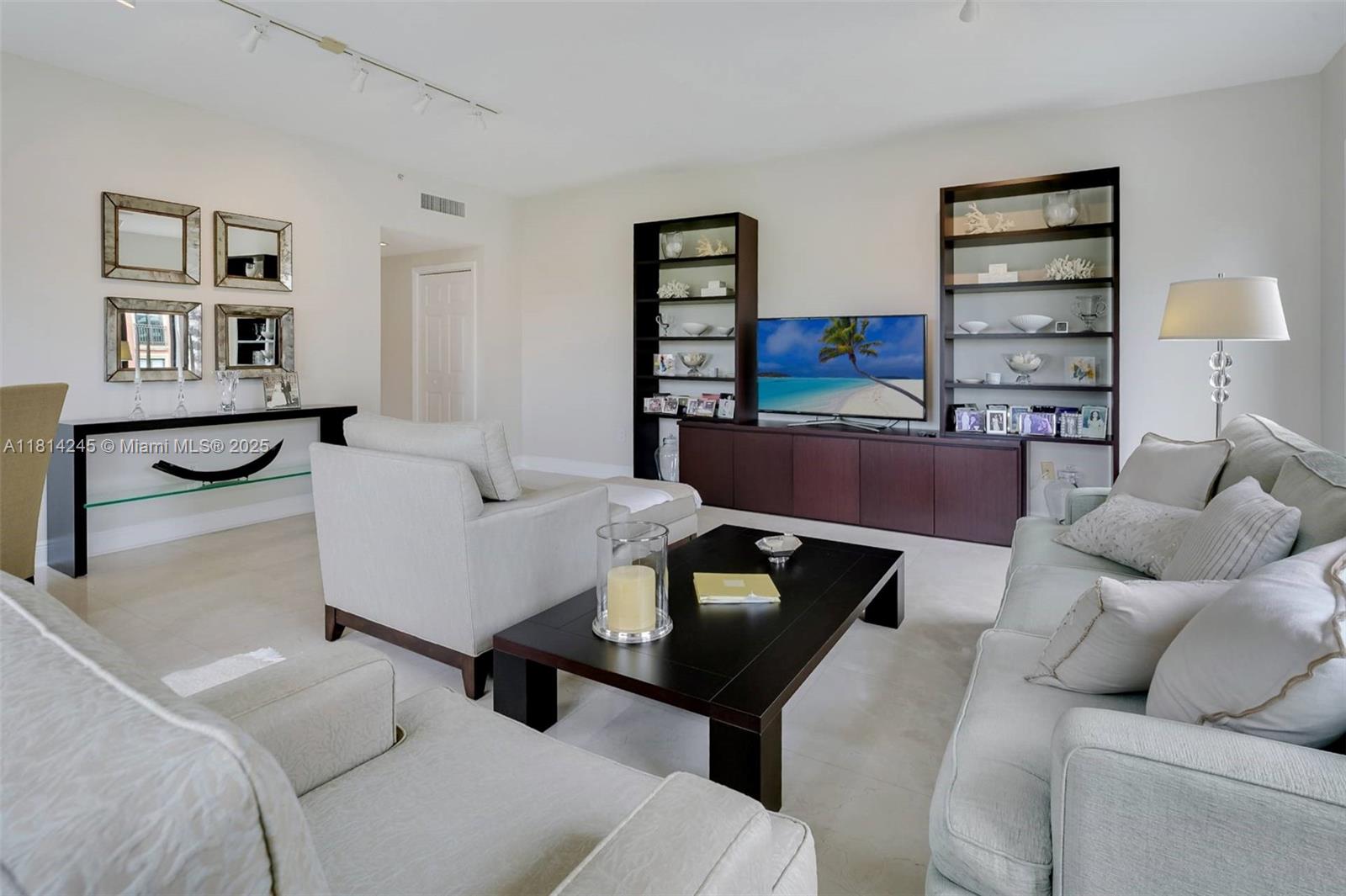 711 Biltmore Way # 402