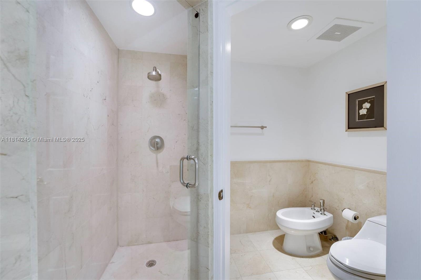 711 Biltmore Way # 402