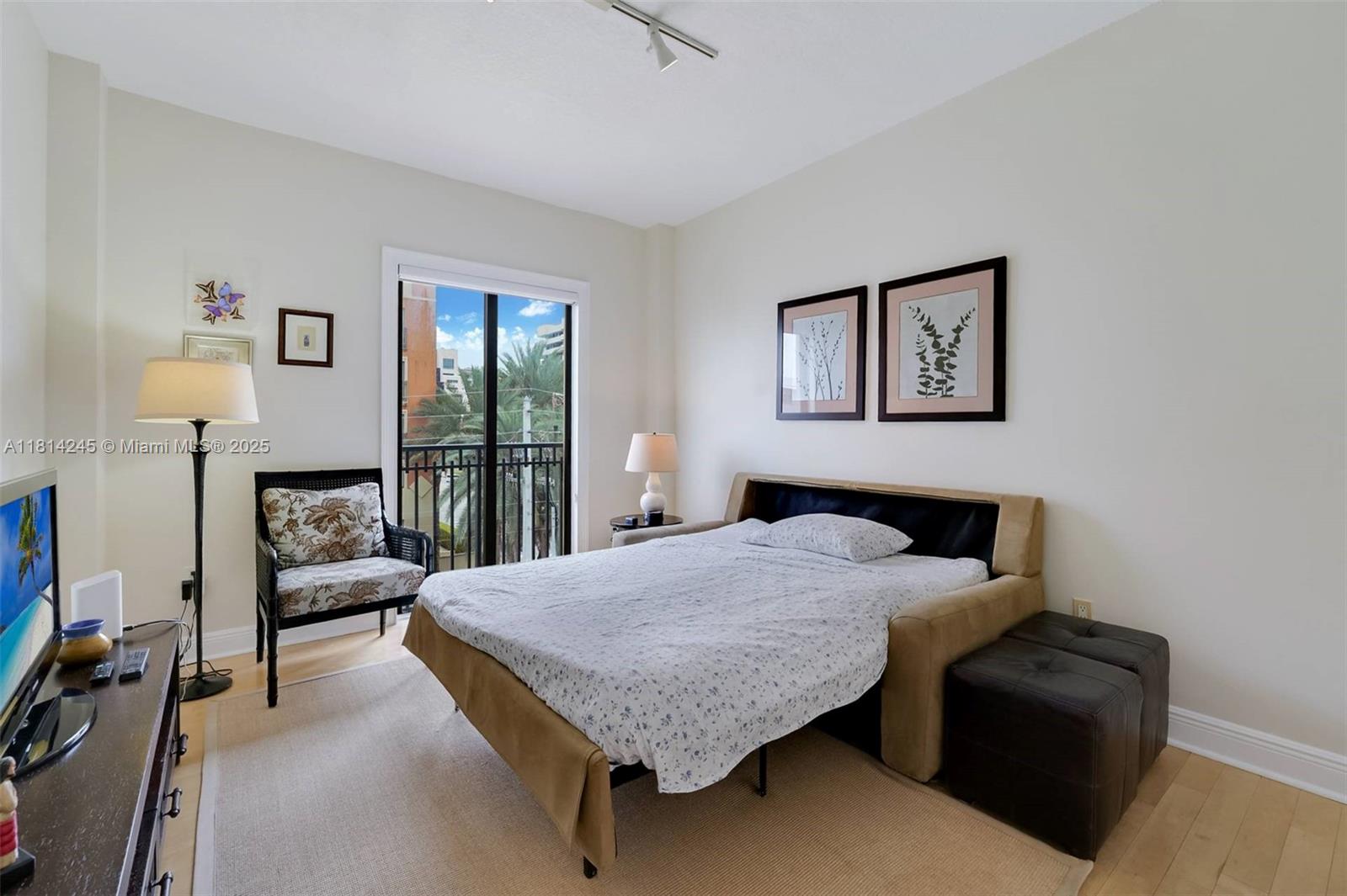 711 Biltmore Way # 402