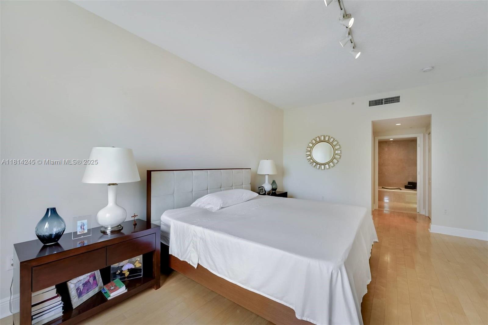 711 Biltmore Way # 402