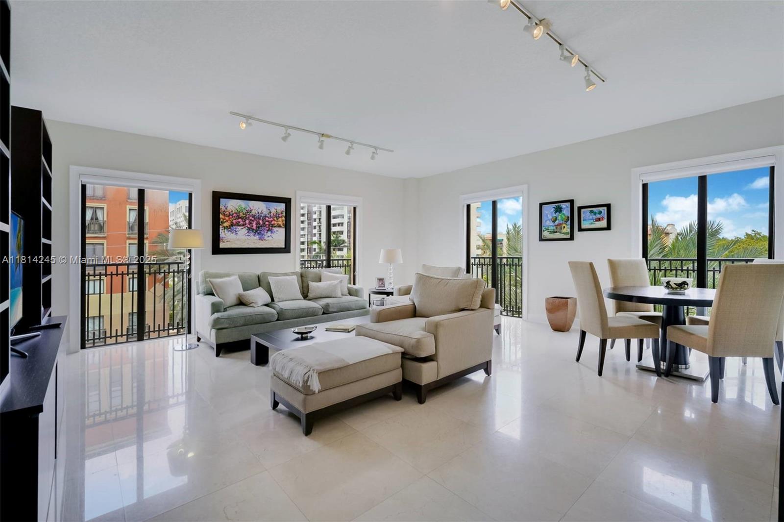 711 Biltmore Way # 402