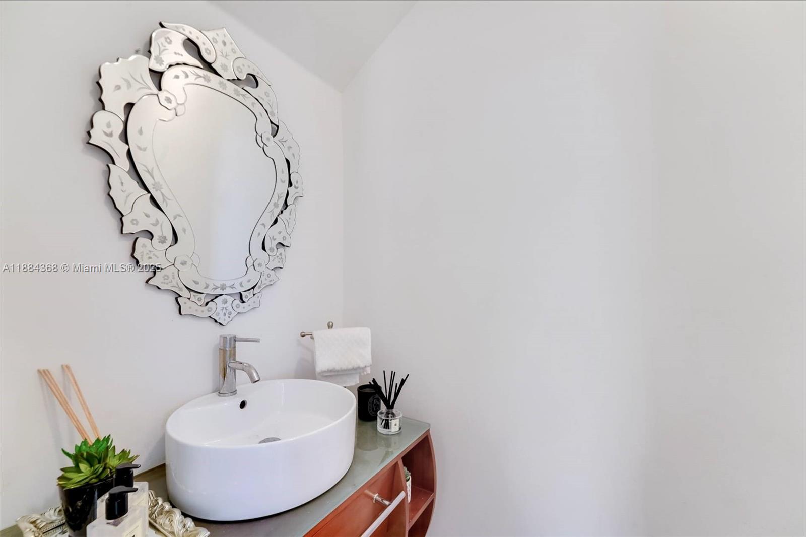 3062 New York St # 3062