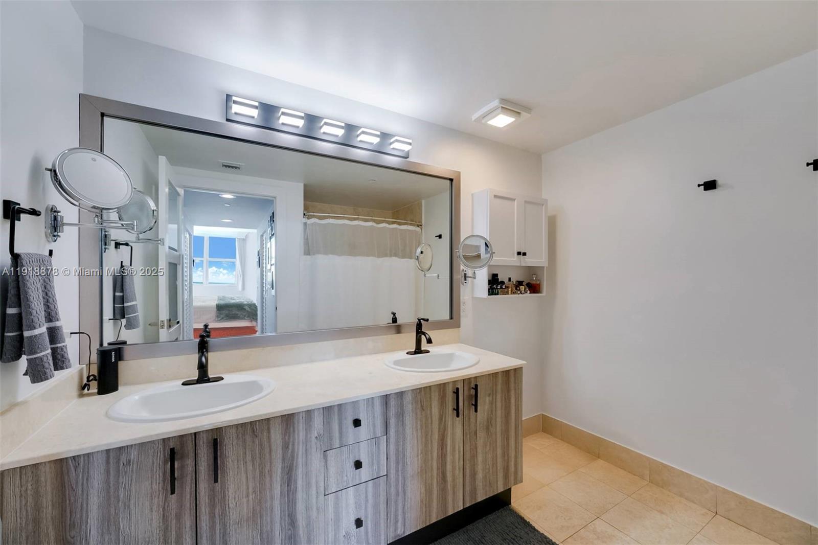 2475 Brickell Avenue # 1909