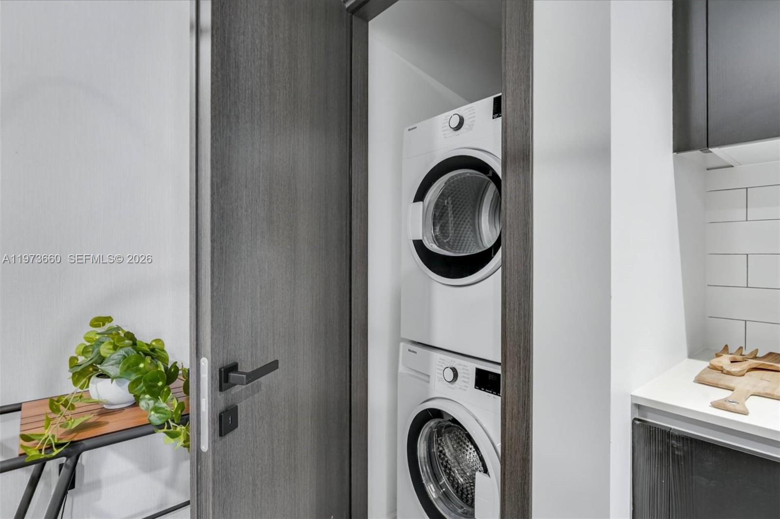 398 NE 5th St # 1515