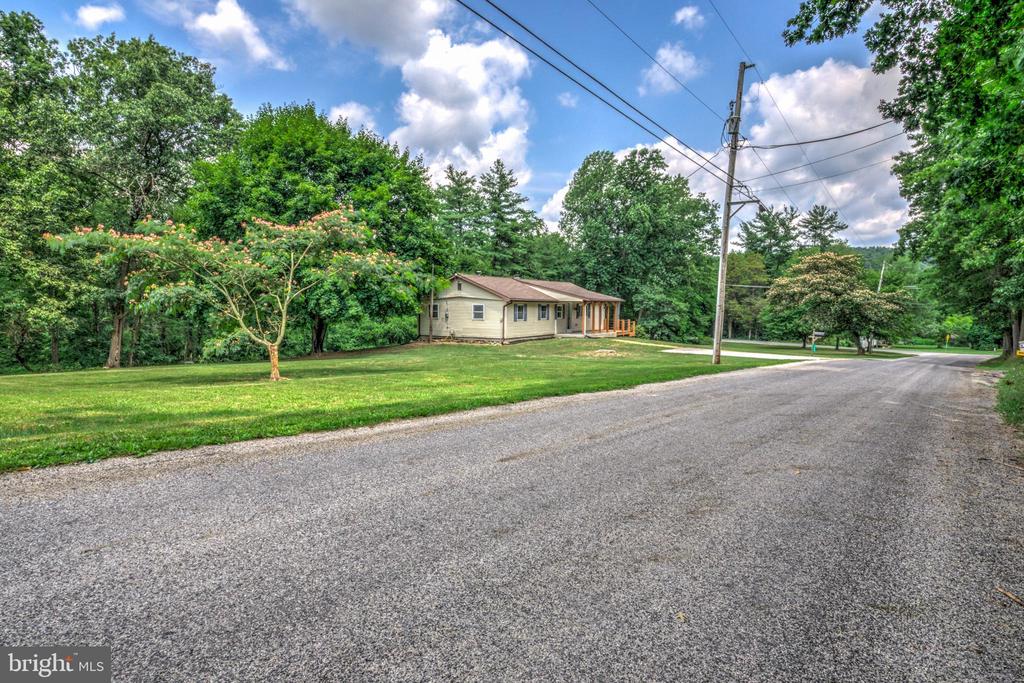 780 Funt Rd