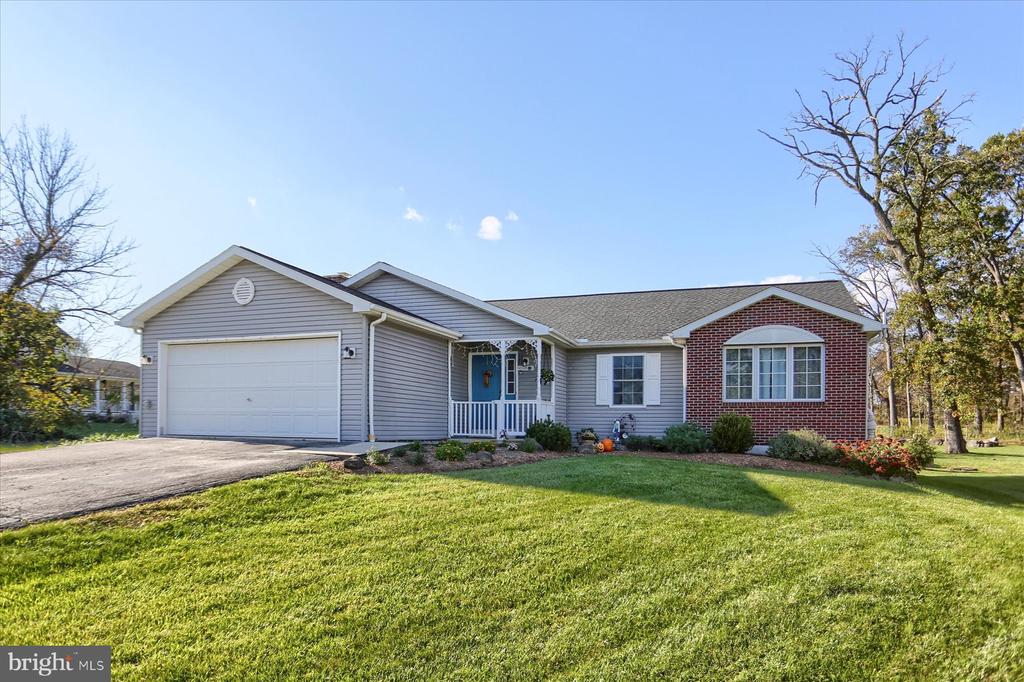 9 McCandless Dr