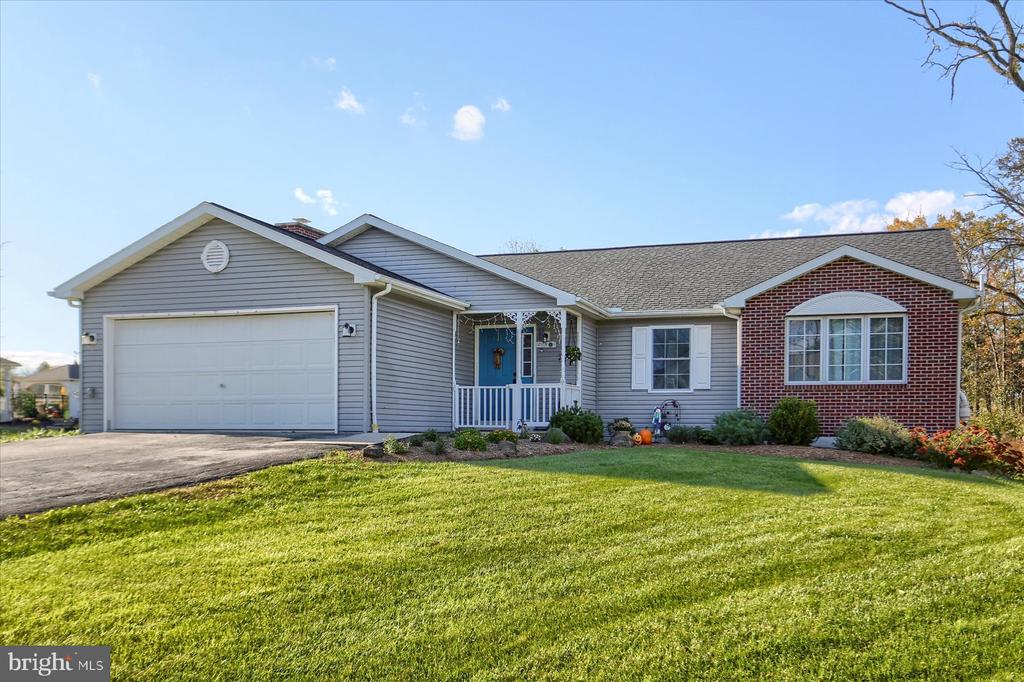 9 McCandless Dr