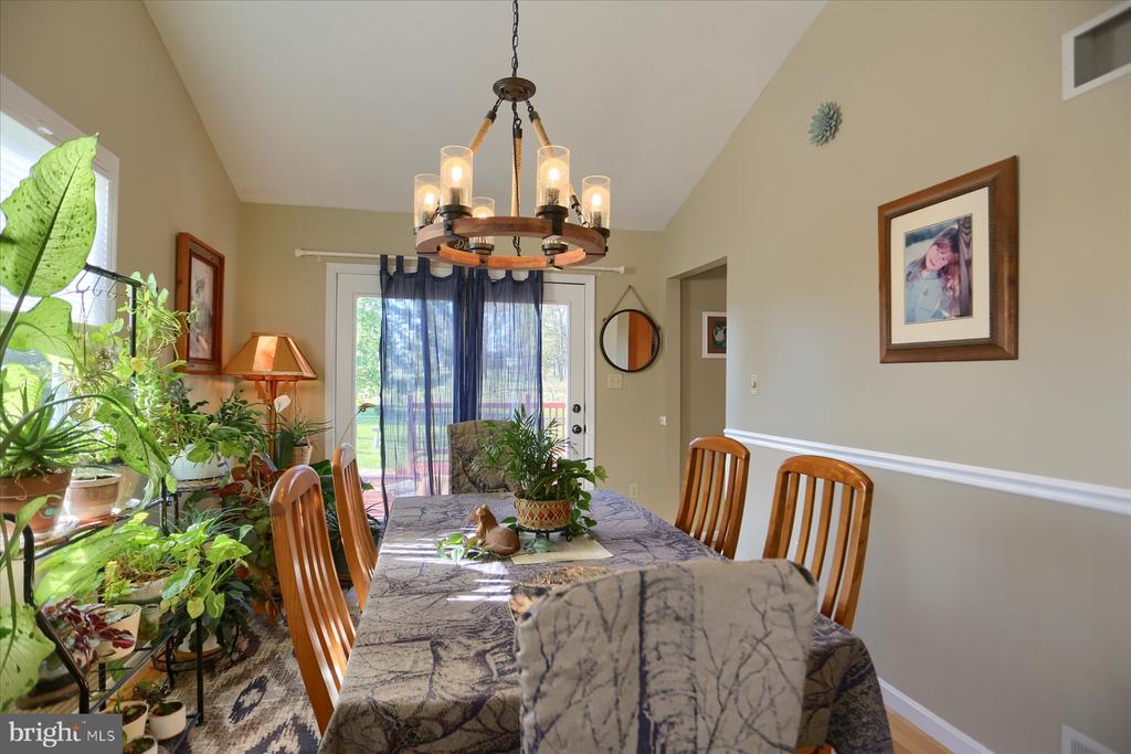 9 McCandless Dr