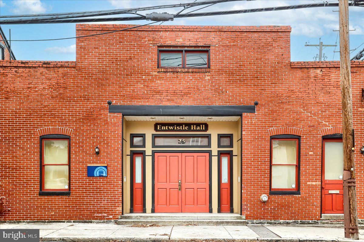 25 S WASHINGTON STREET