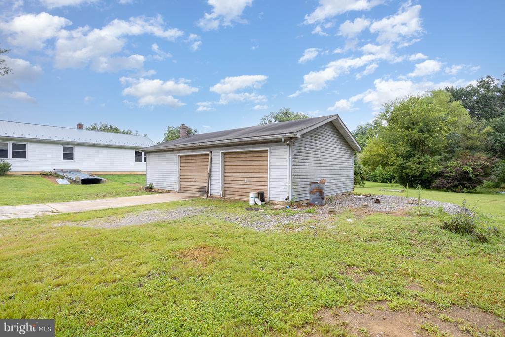 9 Howard Dr