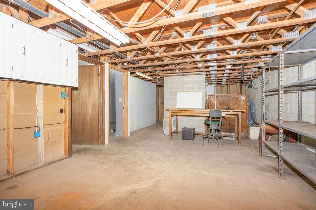 9 Howard Dr