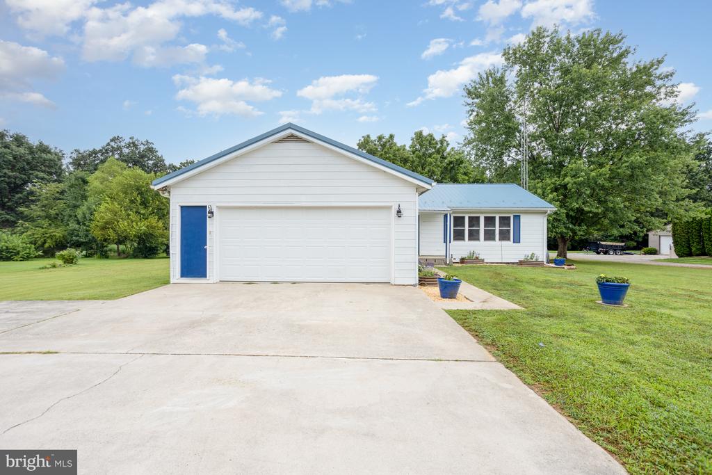 9 Howard Dr