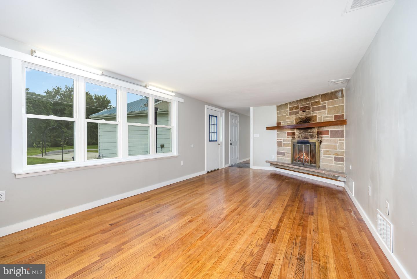 9 Howard Dr