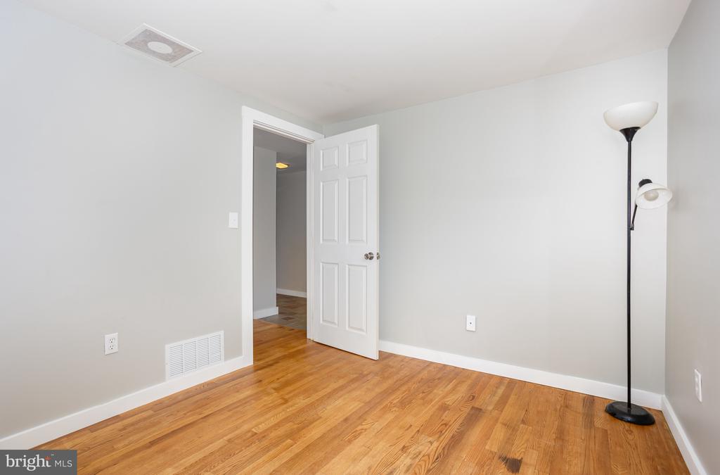 9 Howard Dr