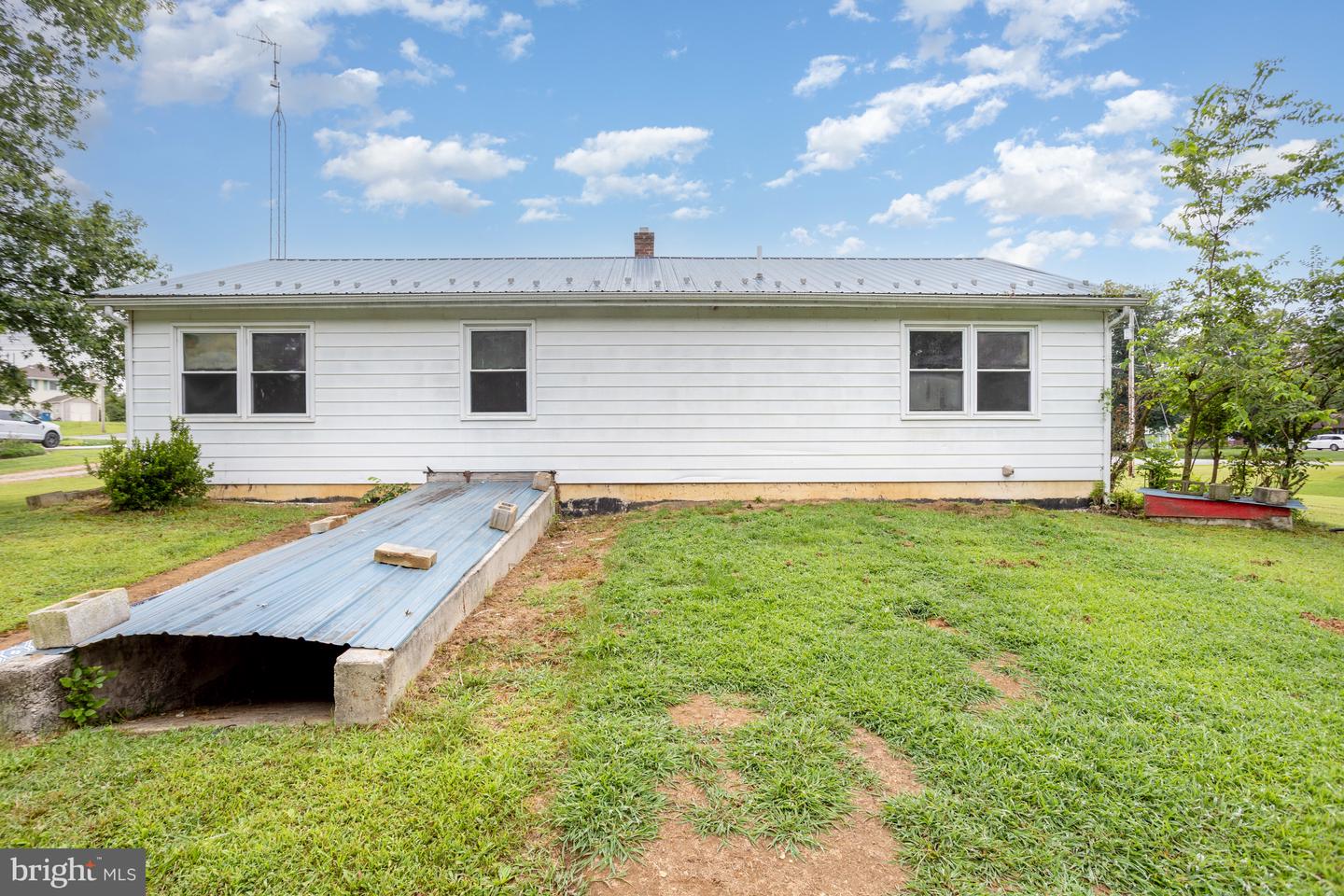 9 Howard Dr