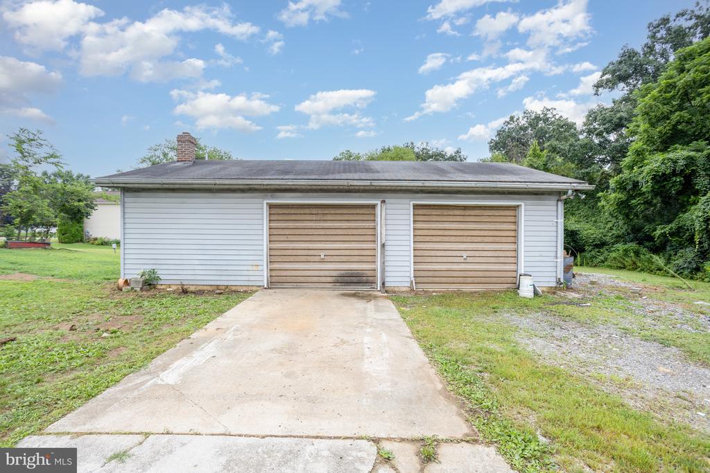 9 Howard Dr